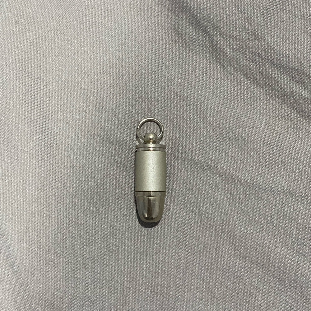 Necklace pendant *used once*